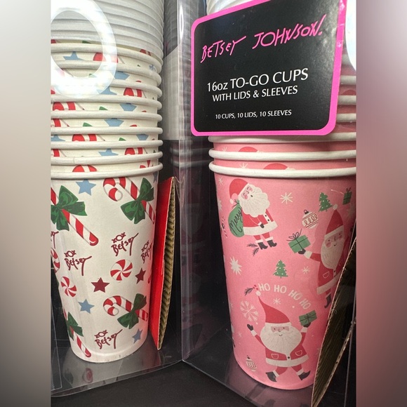 Betsey Johnson travel cups with lids and sleeves ♥️🎅🏻✨ - Picture 5 of 5
